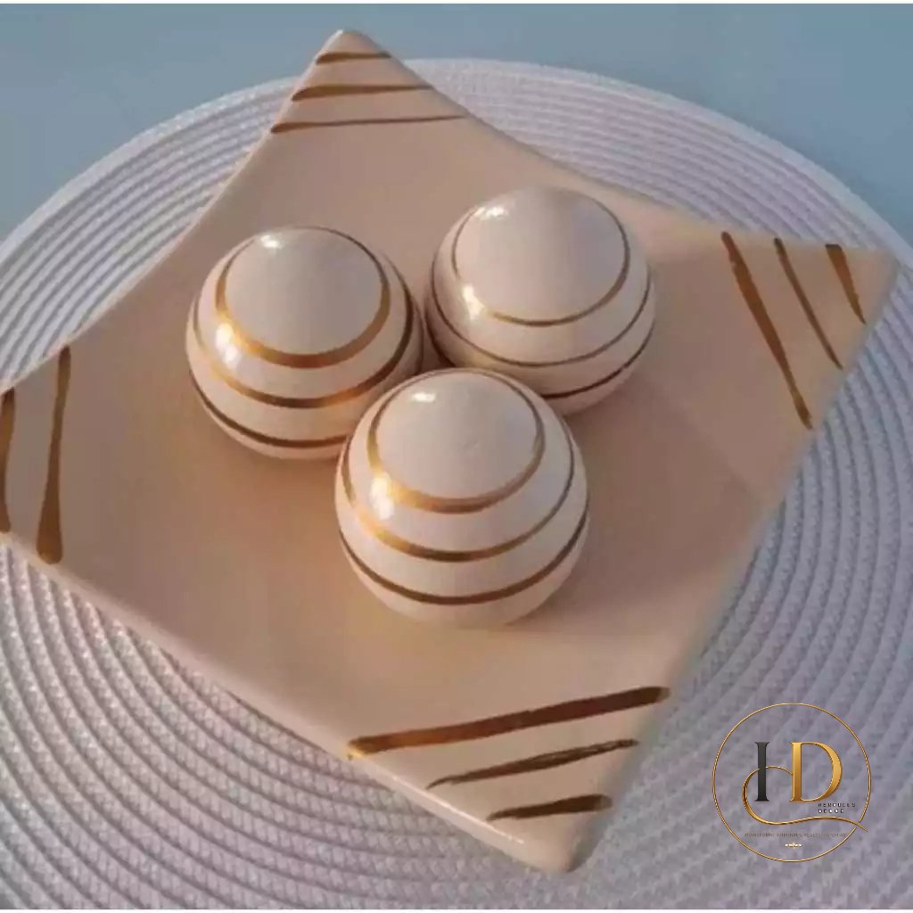 Centro de Mesa com Bolas de Cerâmica